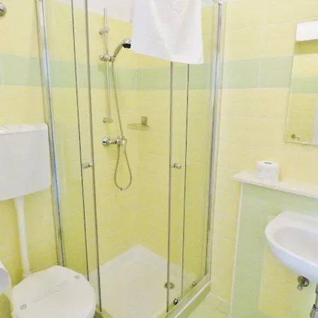 Kleines In Der Ersten Etage