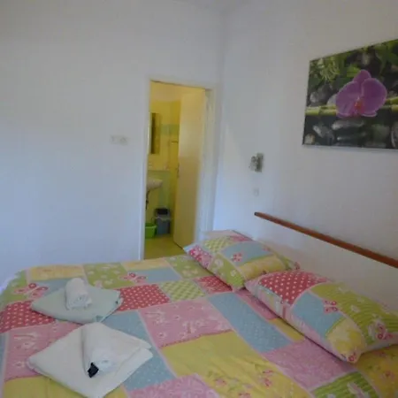 Appartamento Kleines In Der Ersten Etage *